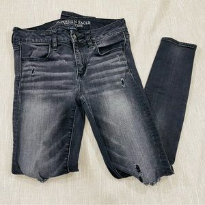 American Eagle Outfitters Black Super Stretch Ripped Jeggings Size 4